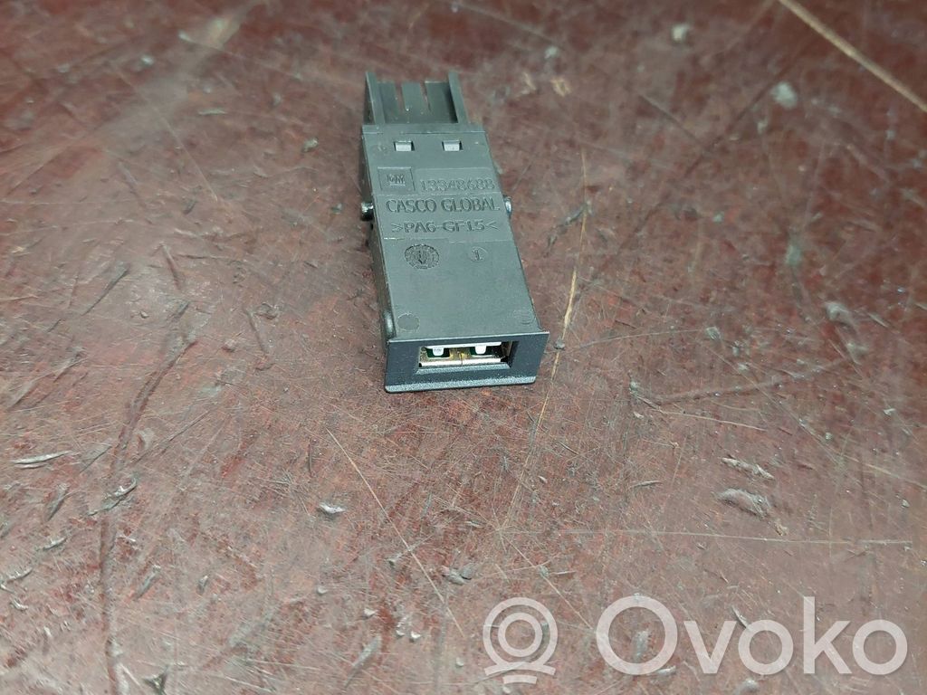 Opel Insignia A USB socket connector 