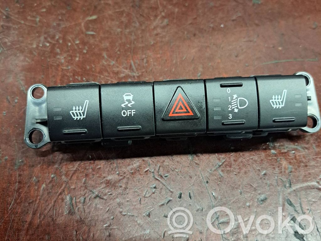Jeep Compass Interrupteur feux de détresse 