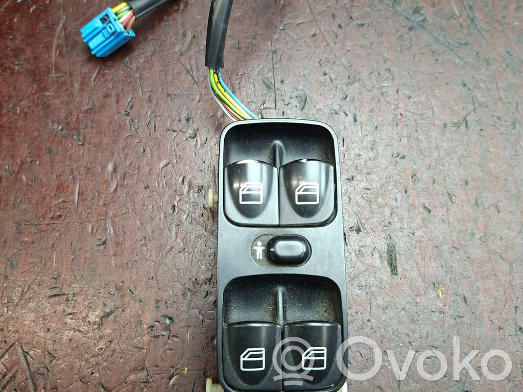 Mercedes-Benz C W203 Przyciski szyb 