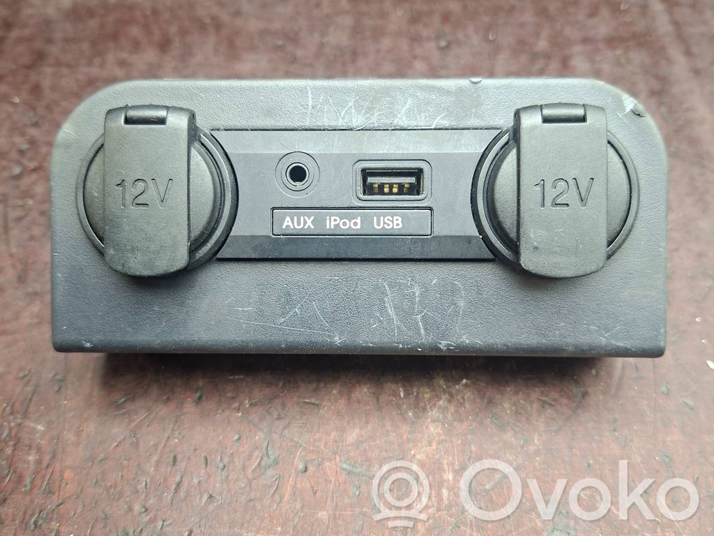 KIA Rio Enchufe conector USB 