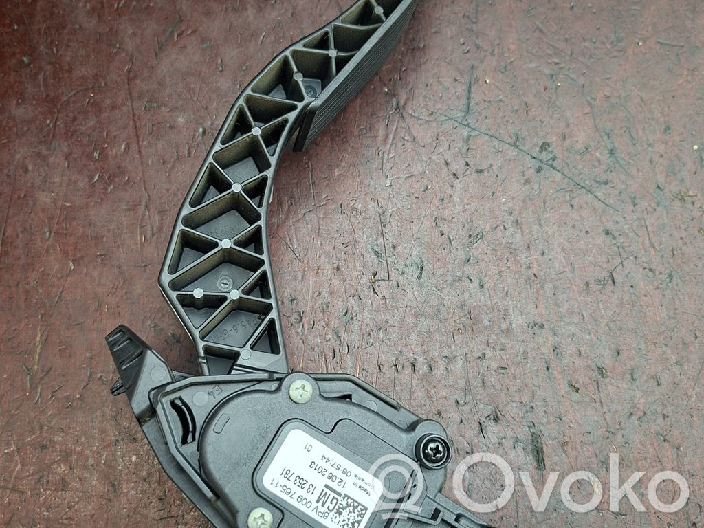Opel Zafira C Pedał gazu / przyspieszenia 