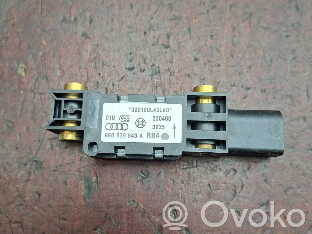 Audi A6 S6 C5 4B Czujnik uderzenia Airbag 