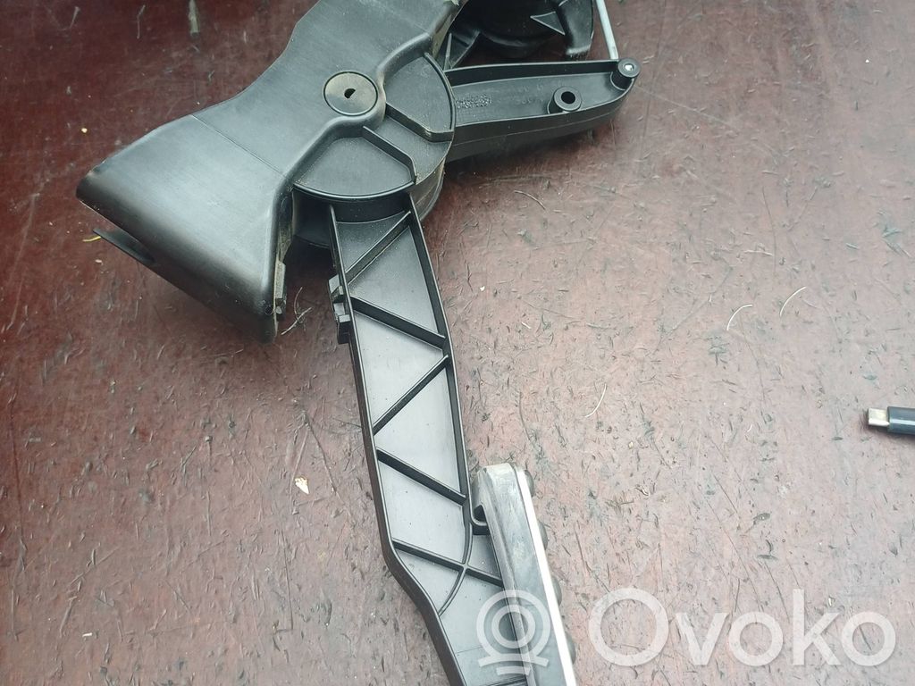 Mercedes-Benz B W245 Accelerator throttle pedal 
