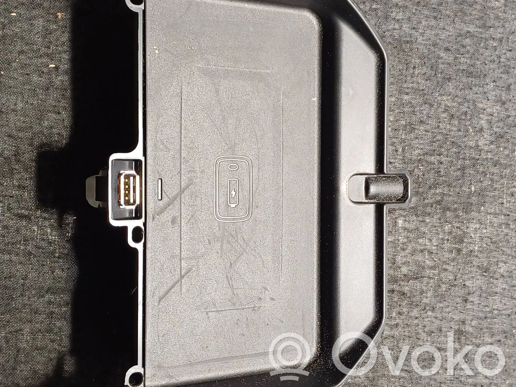 BMW 5 G30 G31 G38 Moduł ładowania bezprzewodowego 
