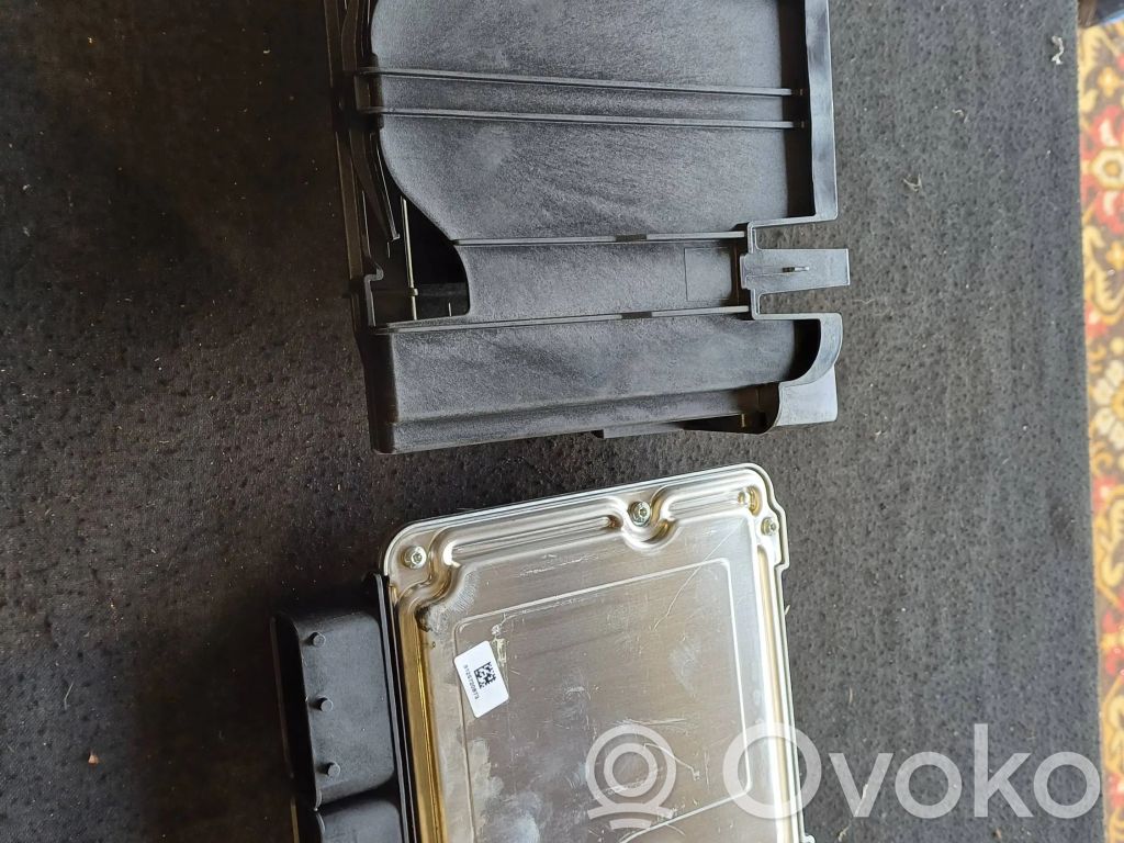 BMW 5 F10 F11 Engine control unit/module 