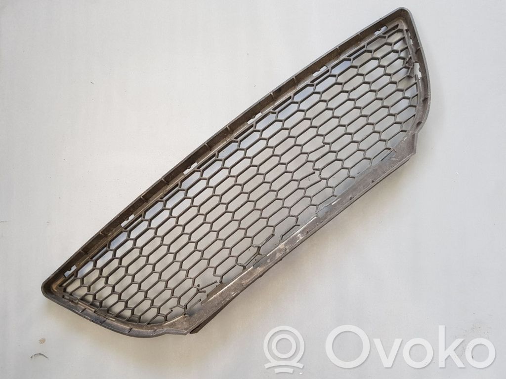 BMW 3 E90 E91 Front bumper upper radiator grill 