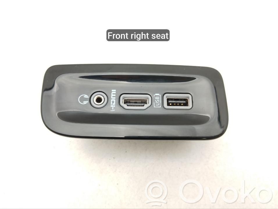 Chrysler Pacifica USB socket connector 