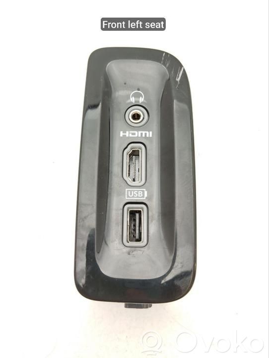 Chrysler Pacifica AUX in-socket connector 