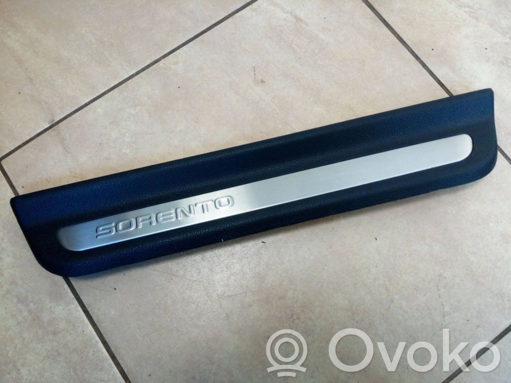 KIA Sorento Capac prag spate 
