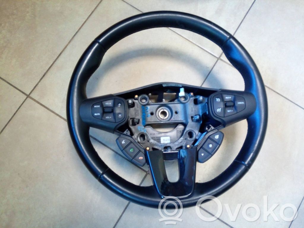 KIA Carens III Ohjauspyörä 