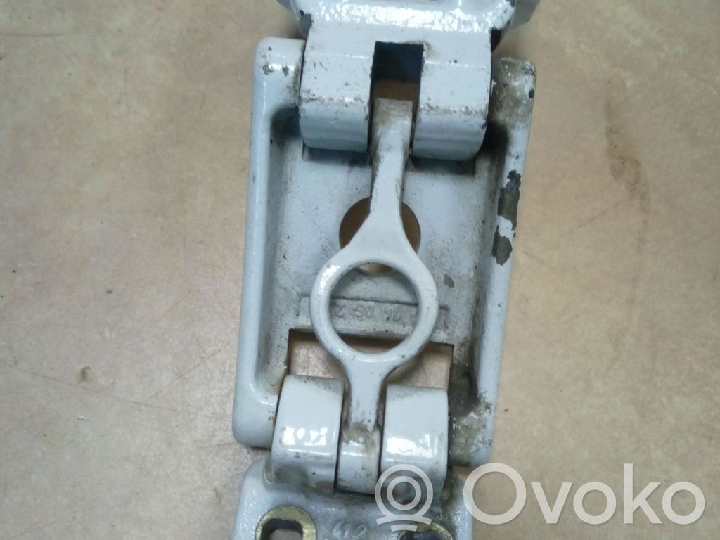 Renault Master III Rear door upper hinge 