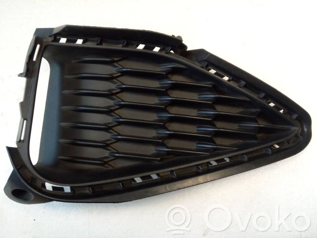 Hyundai i30 Mascherina inferiore del paraurti anteriore 