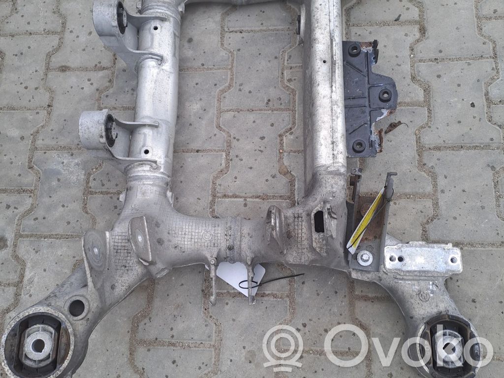 Engine mounting bracket   BMWF10F11
