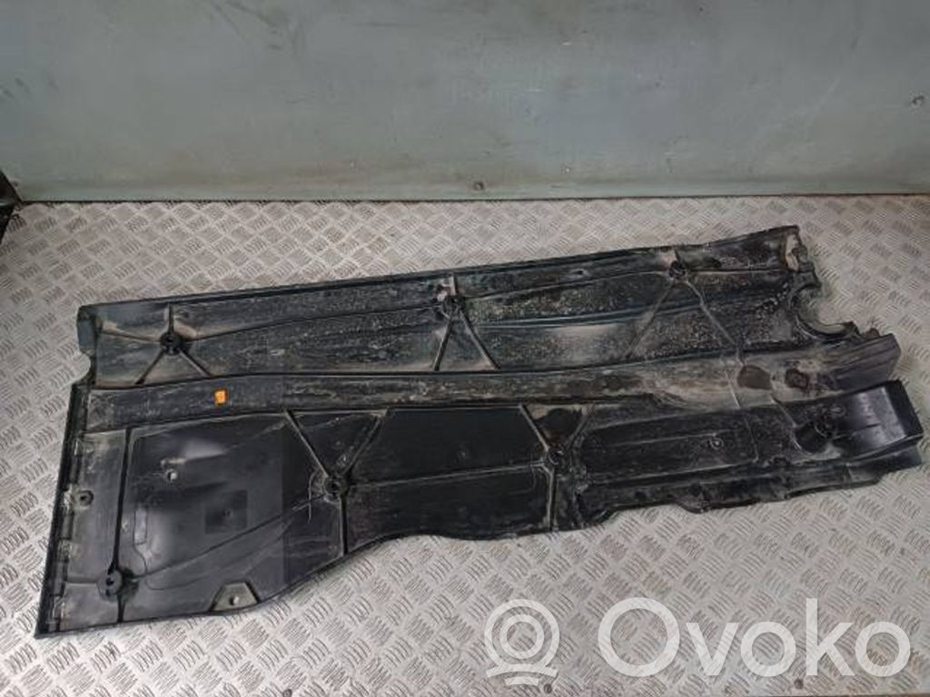 Skoda Octavia Mk4 Placa protectora del centro/medio 