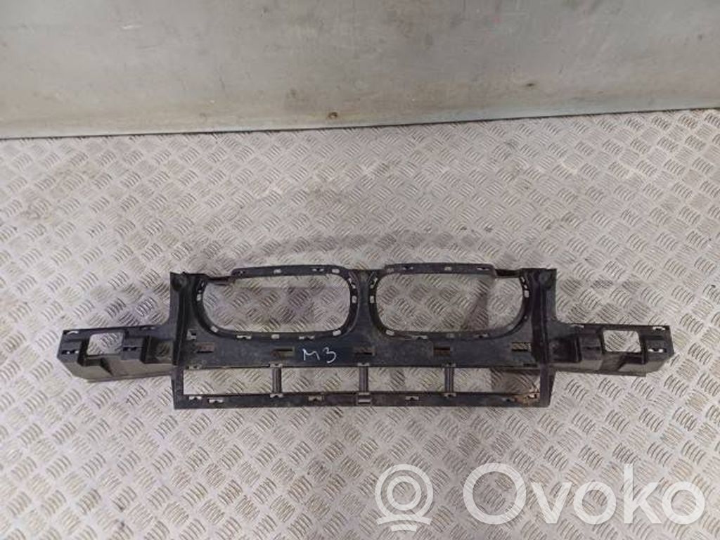 BMW X3 F25 Priekšpusē bampera turētājs 