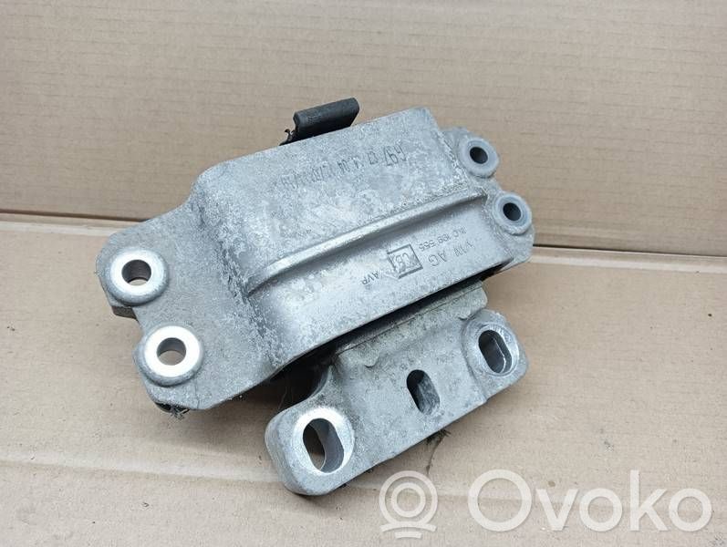 Skoda Octavia Mk2 (1Z) Wspornik / Mocowanie silnika 
