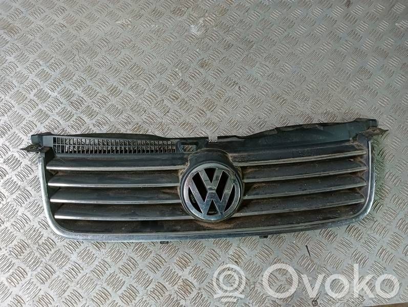 Volkswagen PASSAT B5.5 Grilă radiator față 