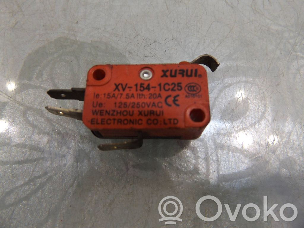 Hand parking brake switch   XV1541C25
