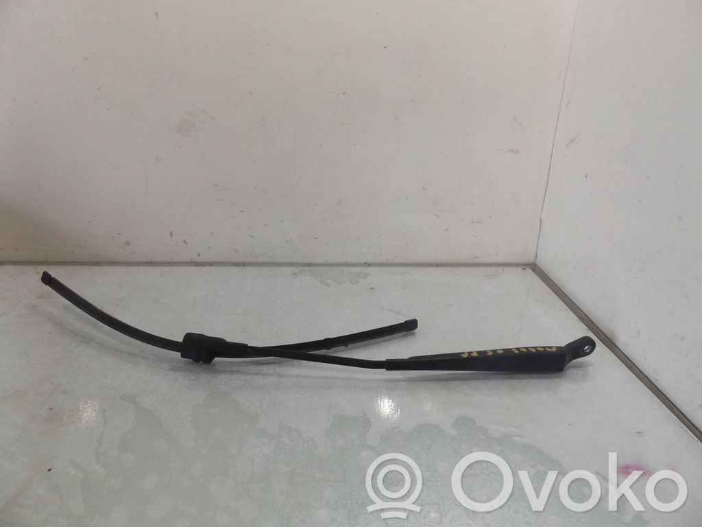 Front wiper blade arm