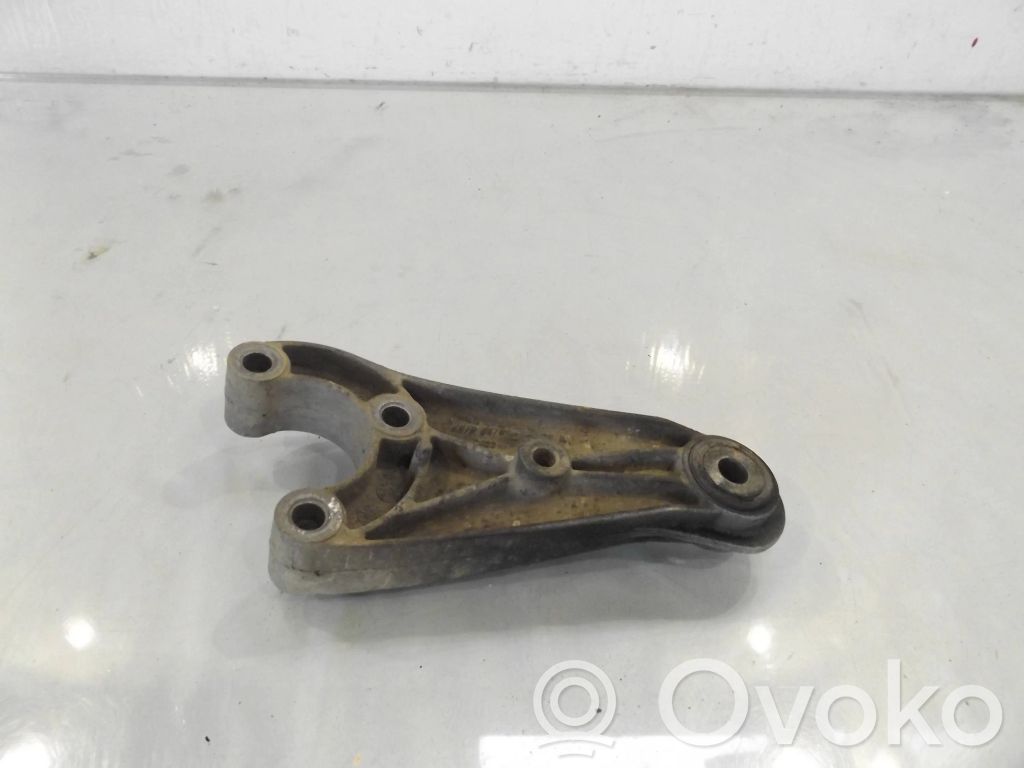 Engine mounting bracket   46789378