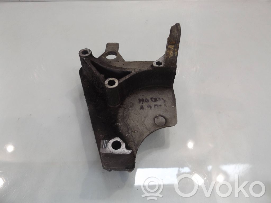 Renault Modus Engine mounting bracket 