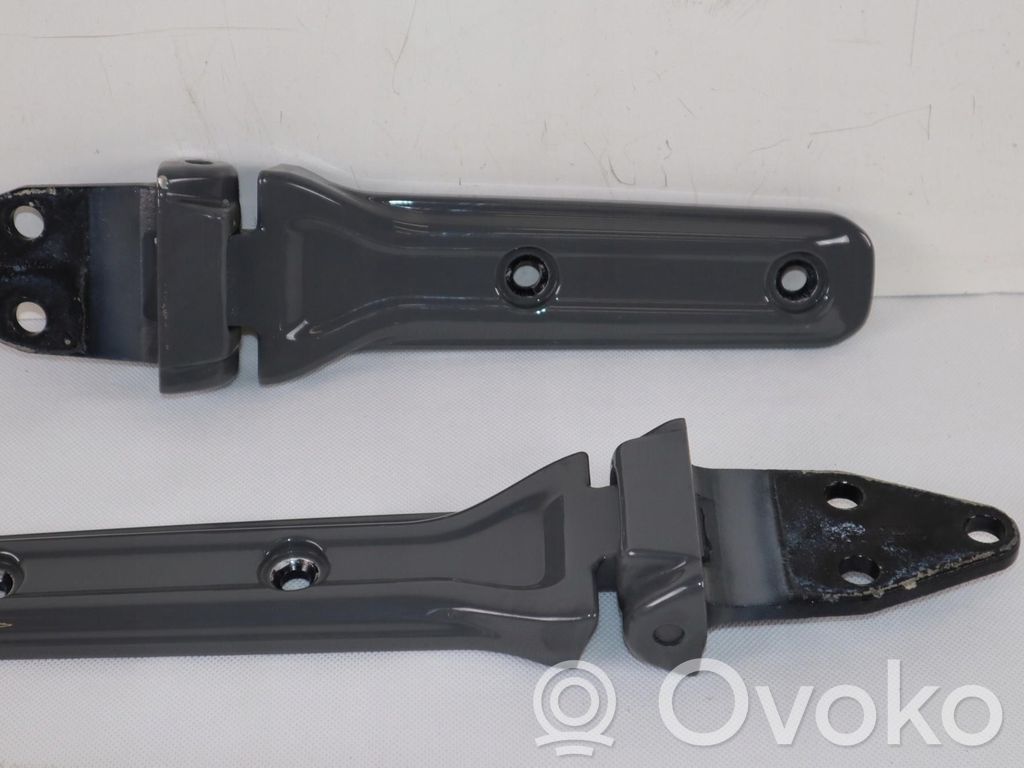 Jeep Wrangler Tailgate/trunk/boot hinge 