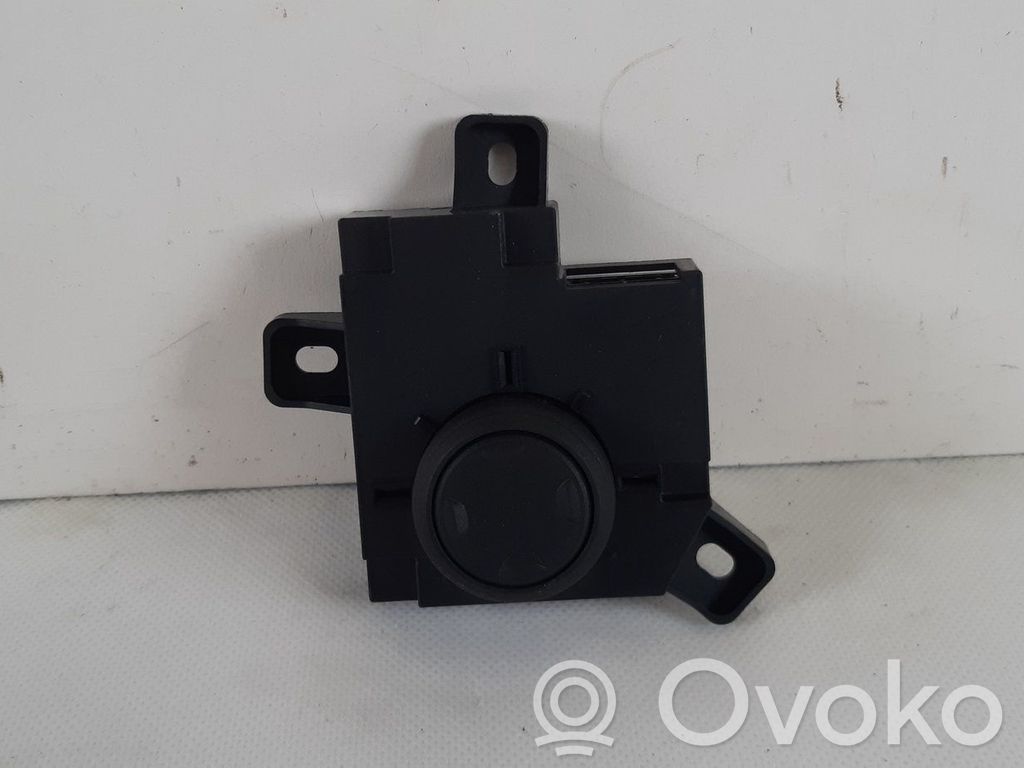 Volvo XC40 Seat control switch 