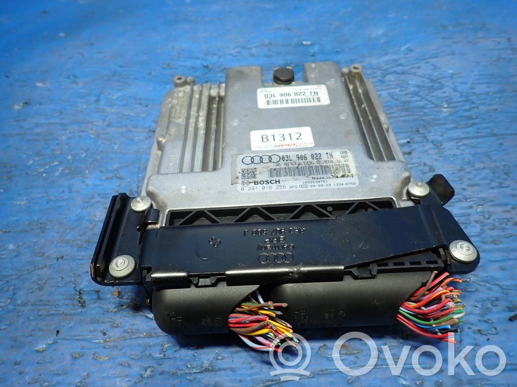 Audi A4 S4 B8 8K Engine control unit/module 