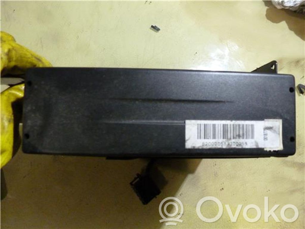 Renault Espace IV Unidad delantera de radio/CD/DVD/GPS 