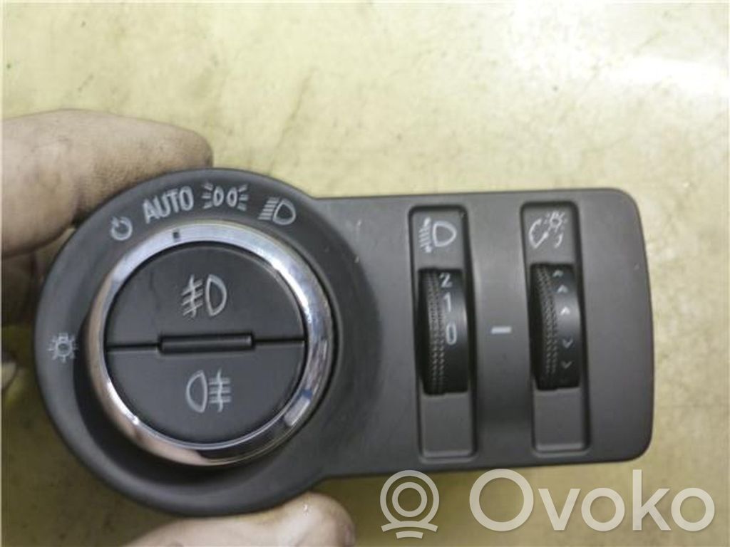 Chevrolet Cruze Light switch 