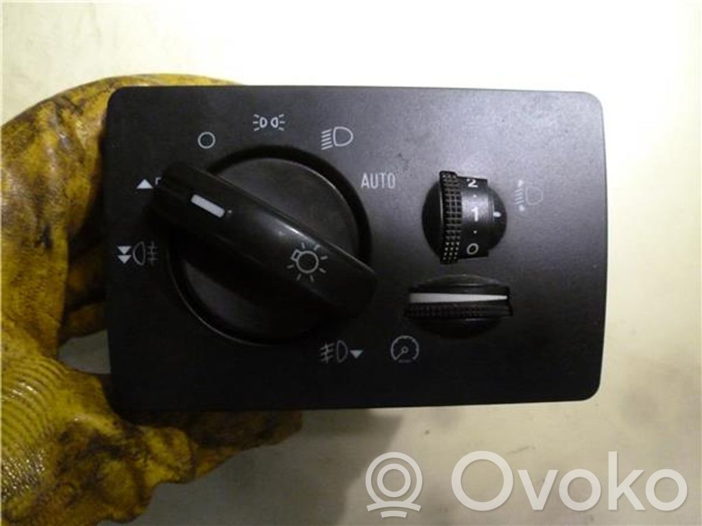 Valokatkaisija   7M5T13A024CA