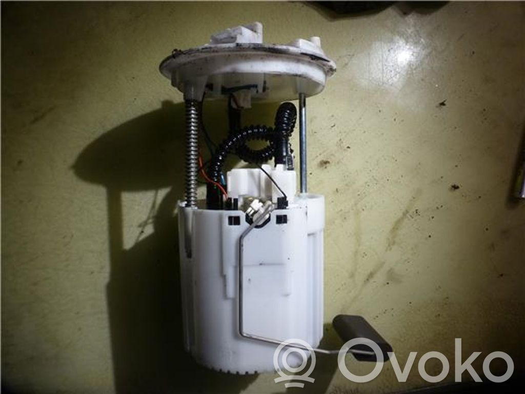 Opel Corsa D Bomba interna de combustible 
