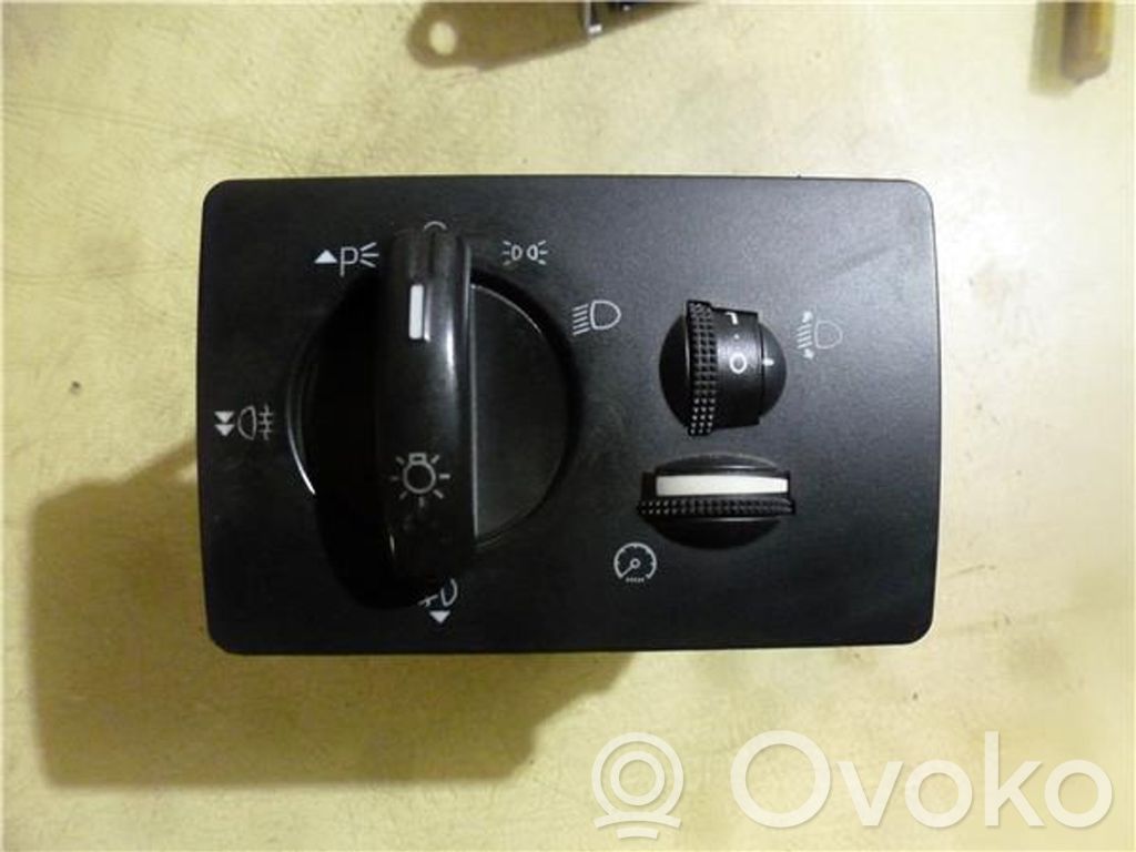Light switch   4M5T13A024AA