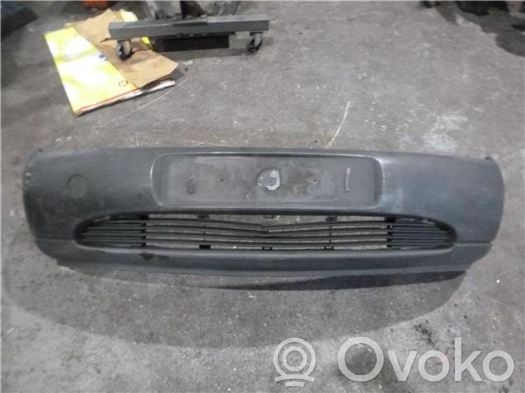 Ford Fiesta Parachoques delantero 