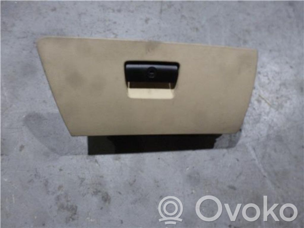 Glove box