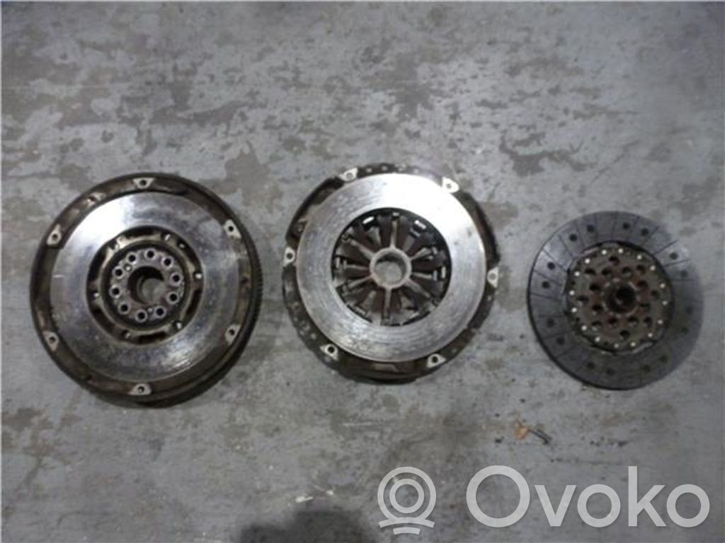 Flywheel   KITDEEMBRAGUE
