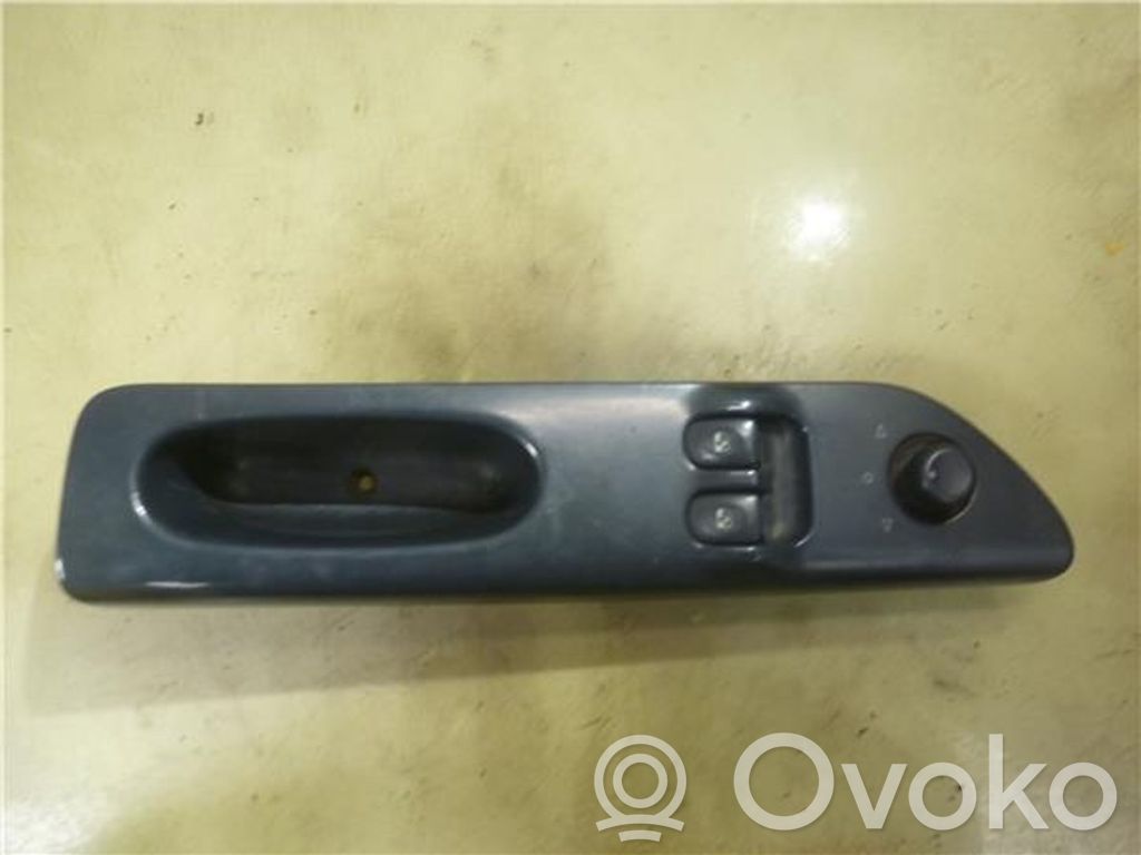 Renault Laguna I Electric window control switch 