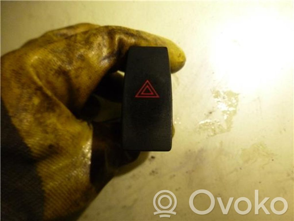 Botón interruptor de luz de peligro   GS1D664H0