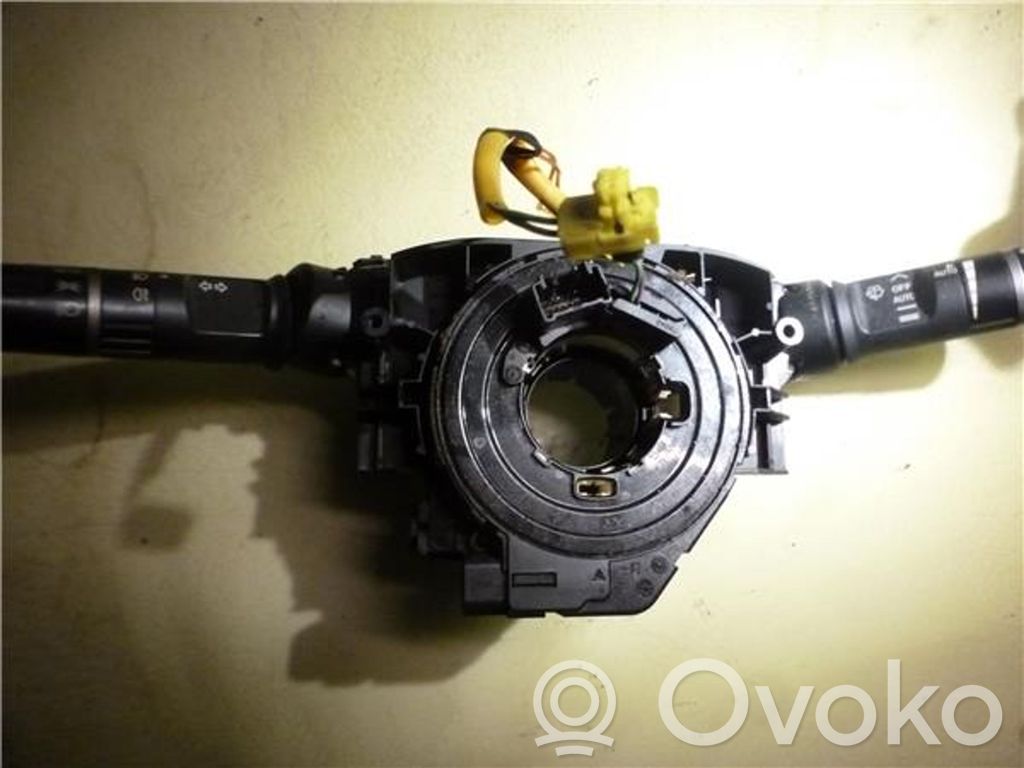 Interrupteur / bouton multifonctionnel   D65166CS0