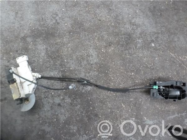 Citroen C4 I Priekšpusē slēdzene 