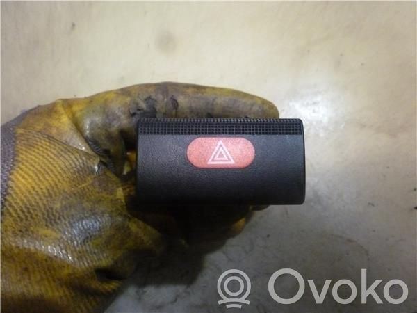 Opel Vectra B Botón interruptor de luz de peligro 