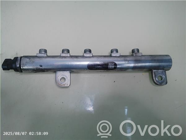 Opel Zafira B Rampa inyectora 