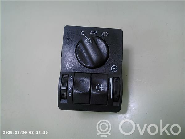 Opel Astra G Light switch 