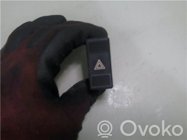 Renault 19 Botón interruptor de luz de peligro 
