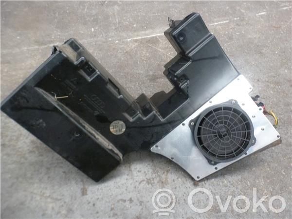 Altavoz subwoofer   8D9035381C