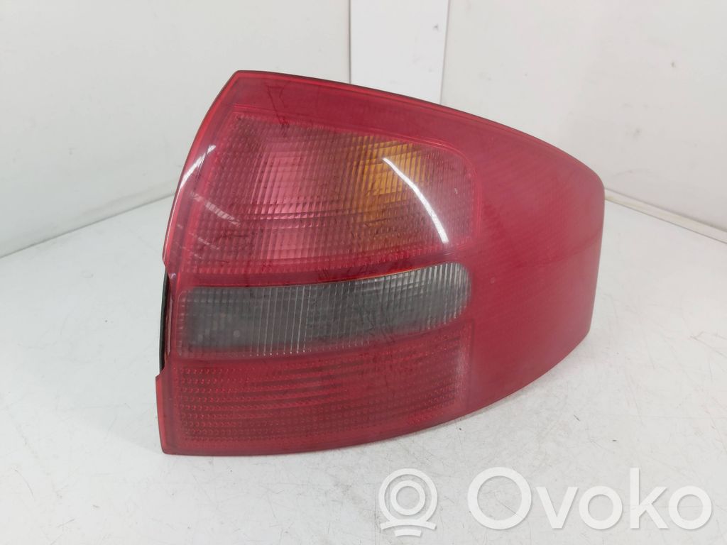 Audi A6 S6 C5 4B Galinis žibintas kėbule 
