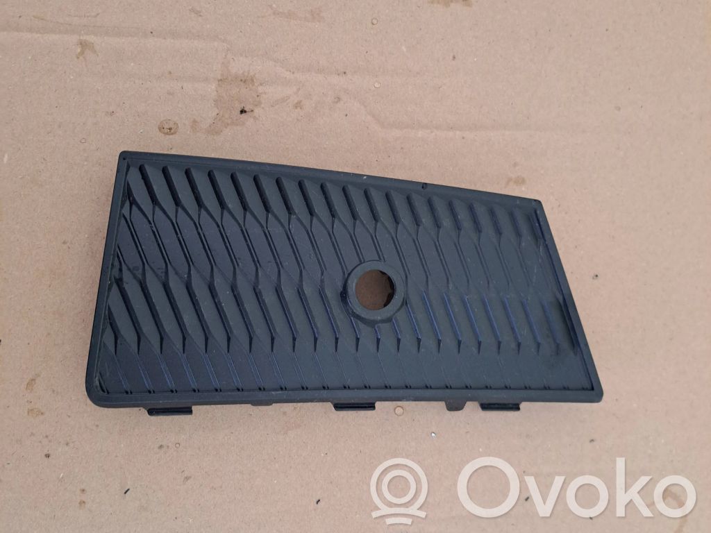 Audi Q8 e-tron Front bumper lower grill 