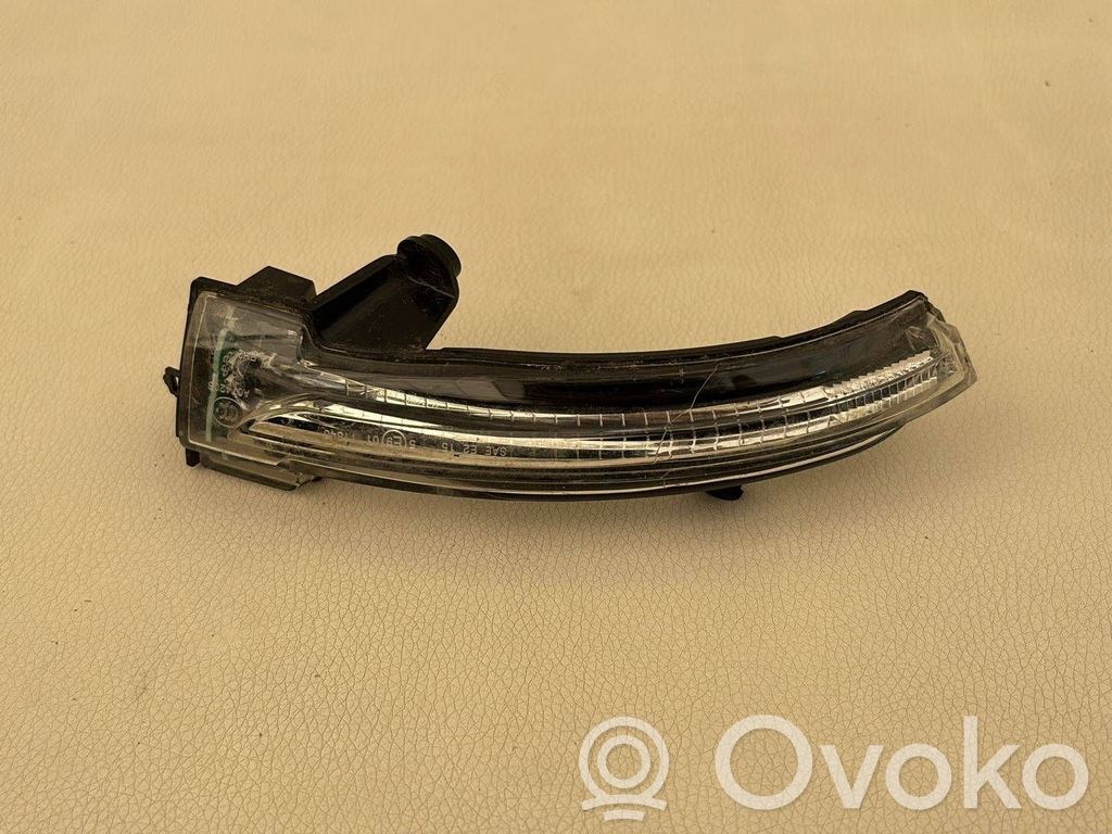 Mirror indicator light   263002RH2
