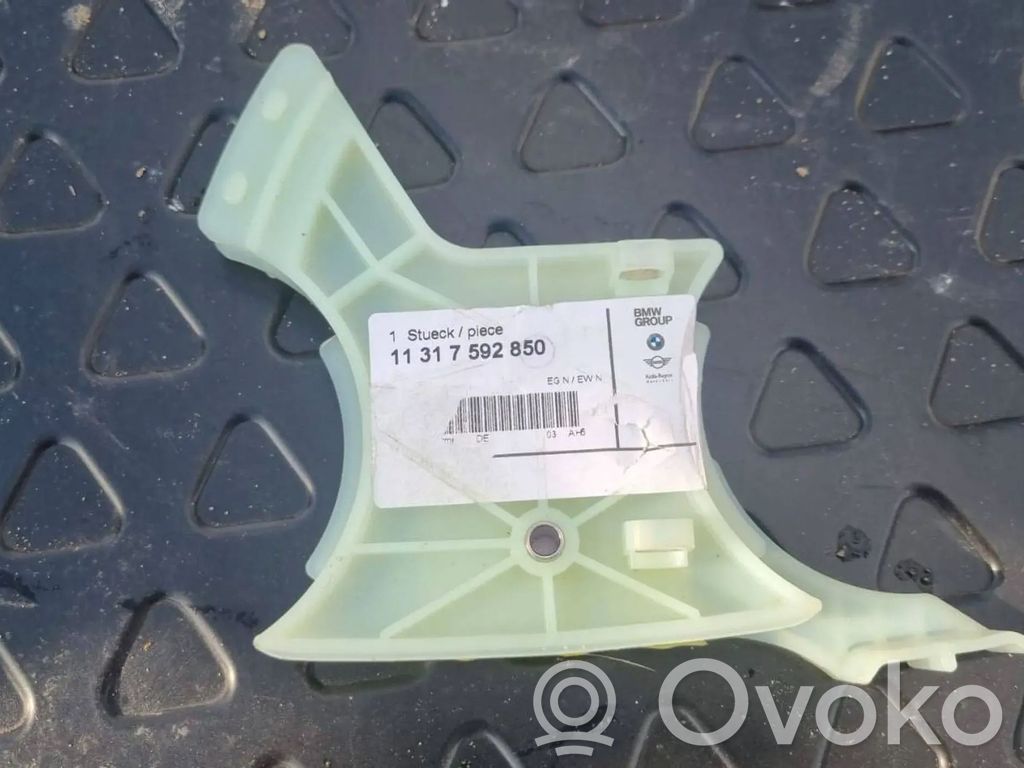 BMW 3 F30 F35 F31 Szyna ślizgowa łańcucha rozrządu 