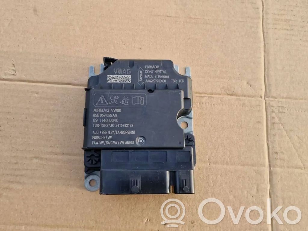 Volkswagen Golf VIII Airbag control unit/module 